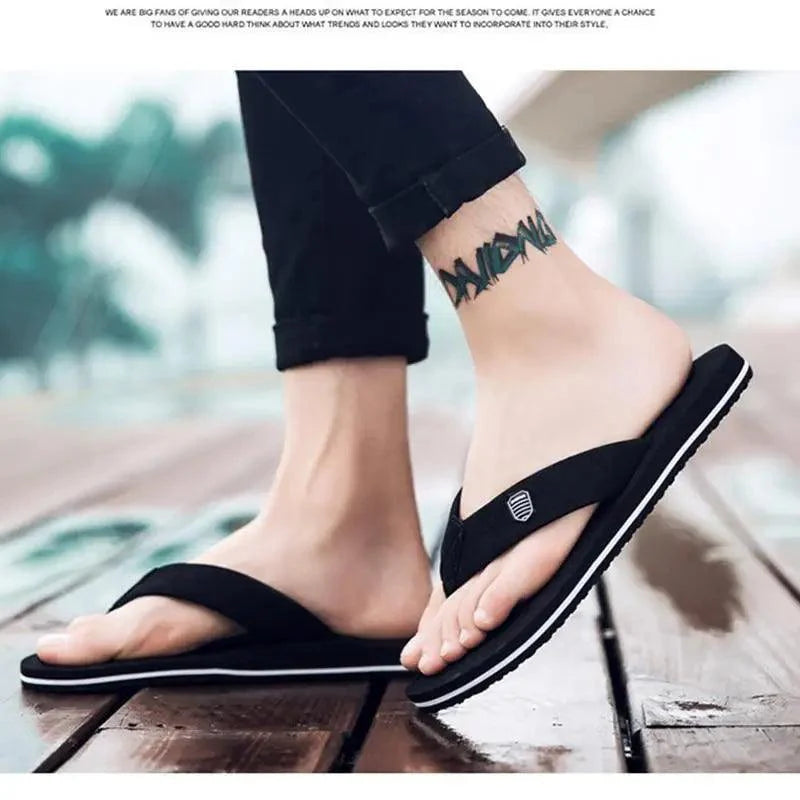 Summer Casual Bright Color Men Outdoor Flip Flops High Quality Beach Sandals Anti-Slip Cool Slippers For Men Indoor Flip Flops For Men