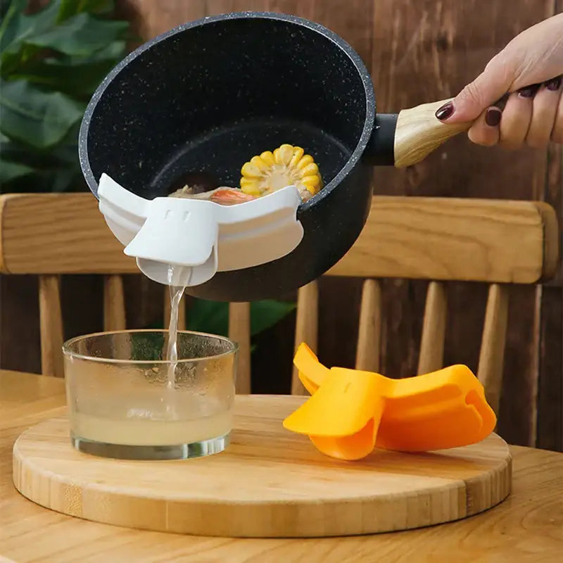 DecorBites™ Duck Beak Funnel Liquid Deflector Kitchen Tool - Leakproof Pouring Nozzle